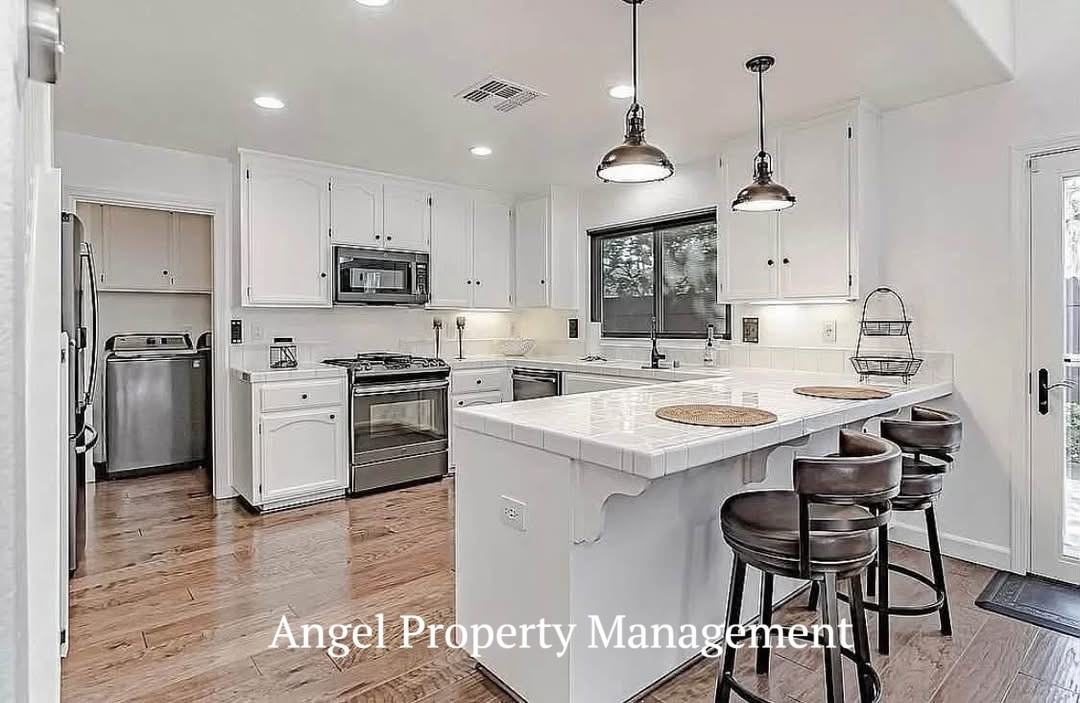 2206 Halsey Cir #1 - Photo 4 of 11
