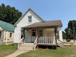 featured image of 758 S Delaware Ave