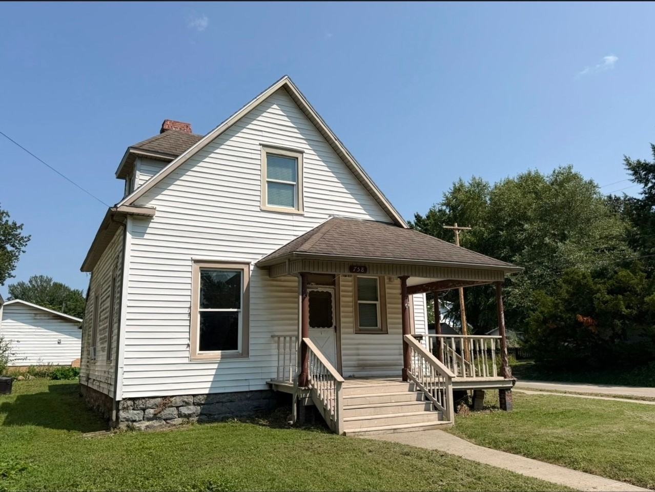 758 S Delaware Ave - Photo 2 of 21
