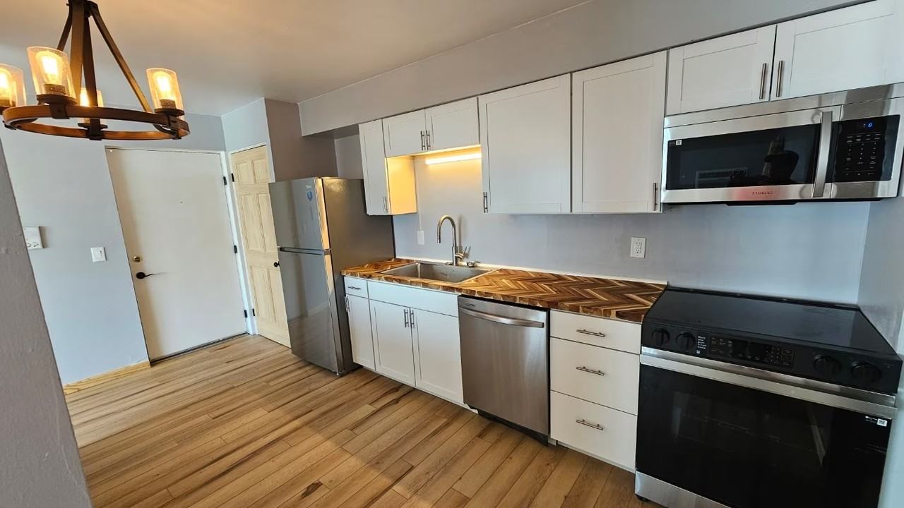 3141 Northwood Ave #10 - Photo 2 of 8