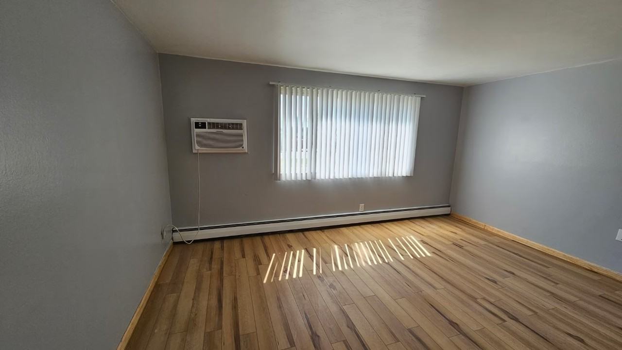 3141 Northwood Ave #10 - Photo 4 of 8