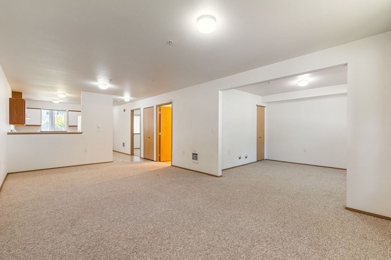 Sehome View Apartments – Timeless Comfort & Modern Convenience in the Heart of Bellingham - Photo 3 of 4