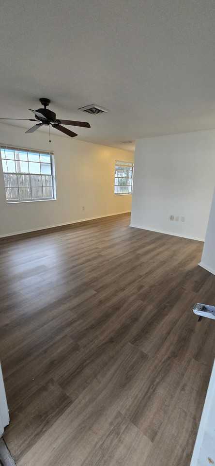 5012 22nd St W #B - Photo 2 of 20