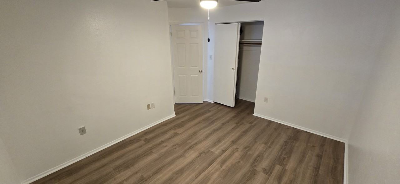 5012 22nd St W #B - Photo 5 of 20