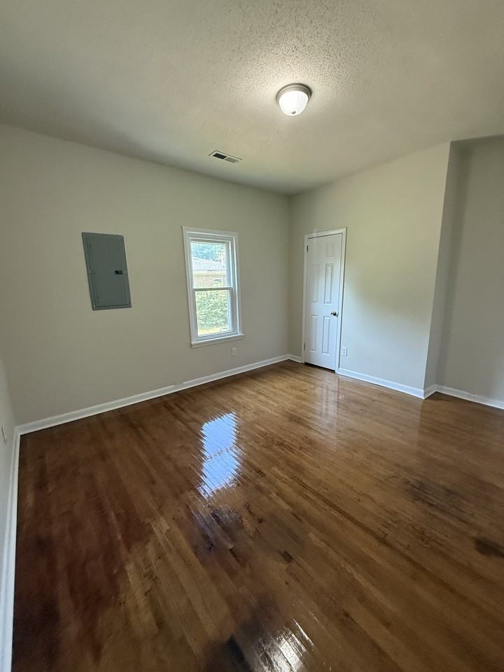 914 18th Way Sw #1 - Photo 3 of 12
