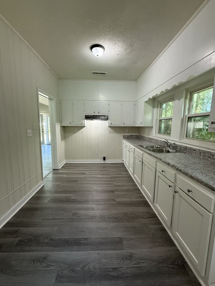 914 18th Way Sw #1 - Photo 6 of 12