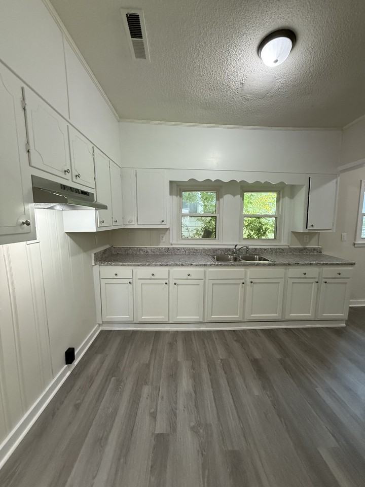 914 18th Way Sw #1 - Photo 7 of 12