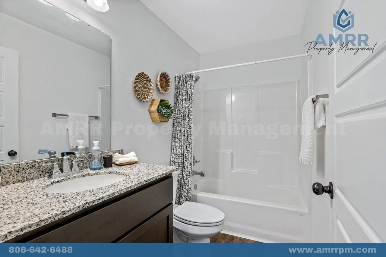 305 Foliage St - Photo 2 of 16