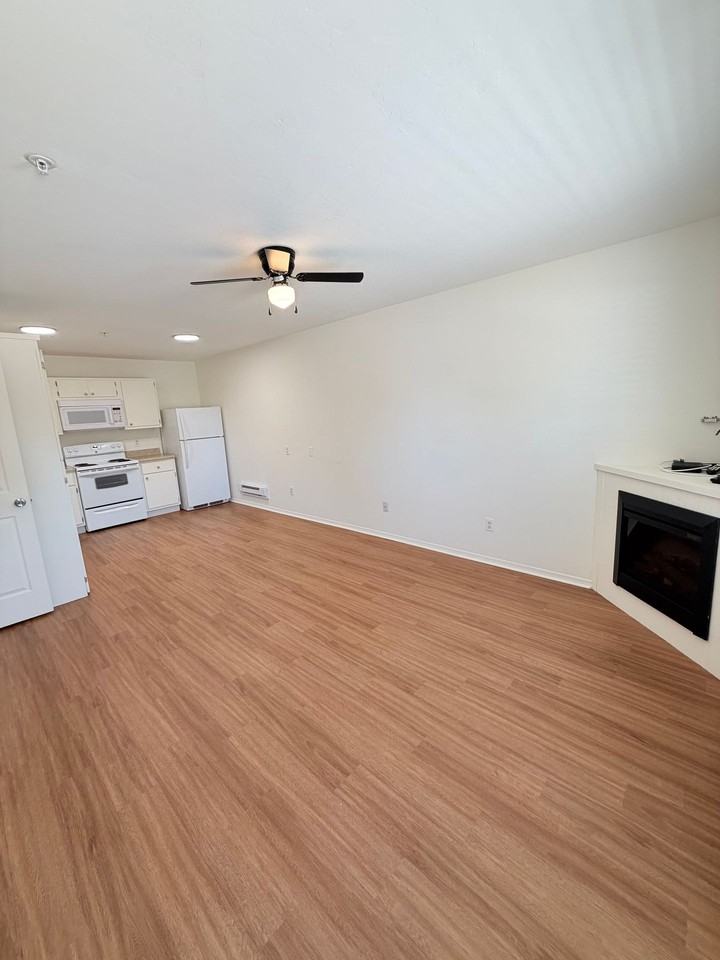 Cedar Creek Apartment Homes - Photo 5 of 6