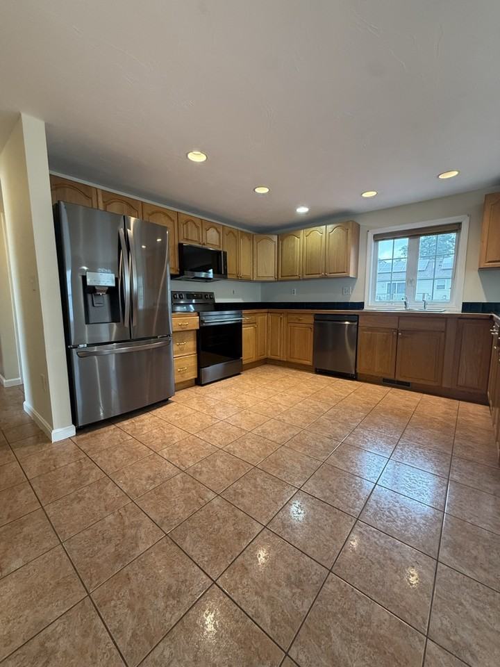 7 Chequeset Rd #1 - Photo 2 of 28
