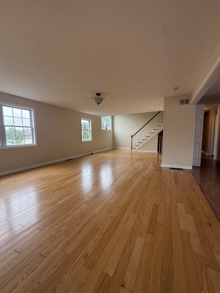7 Chequeset Rd #1 - Photo 4 of 28