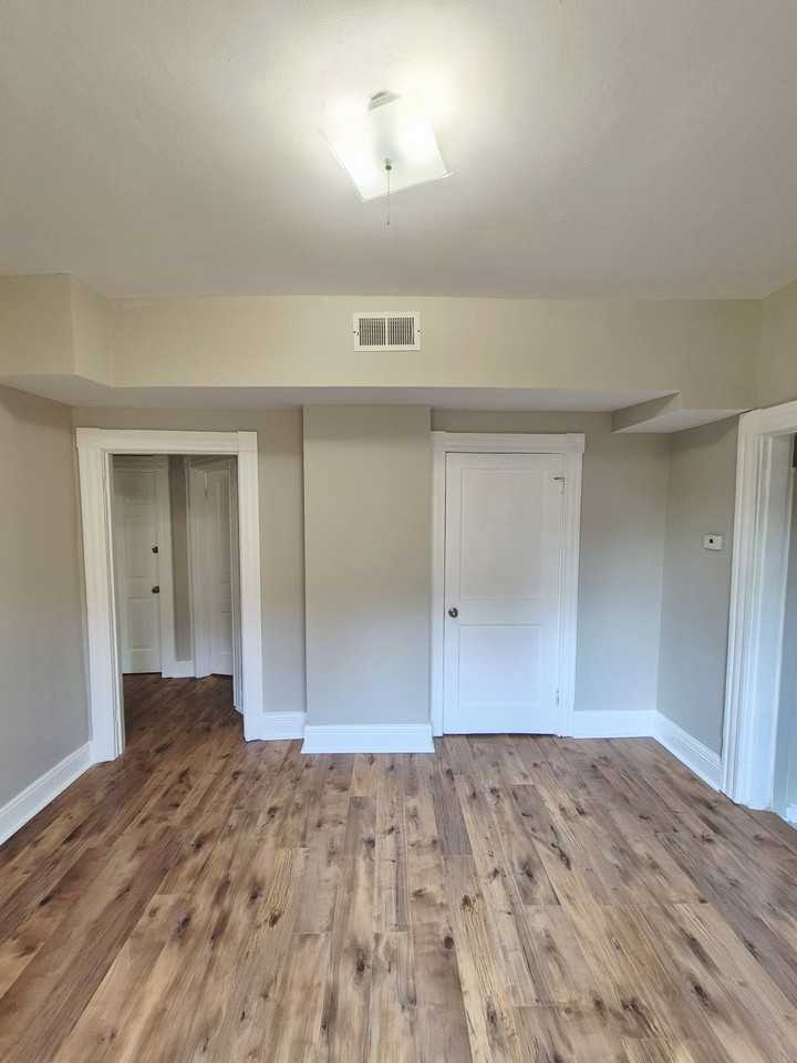 3209 3rd Ave #B - Photo 5 of 28