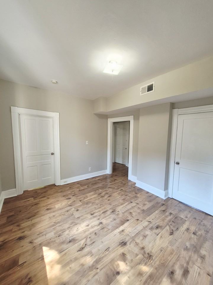 3209 3rd Ave #B - Photo 6 of 28