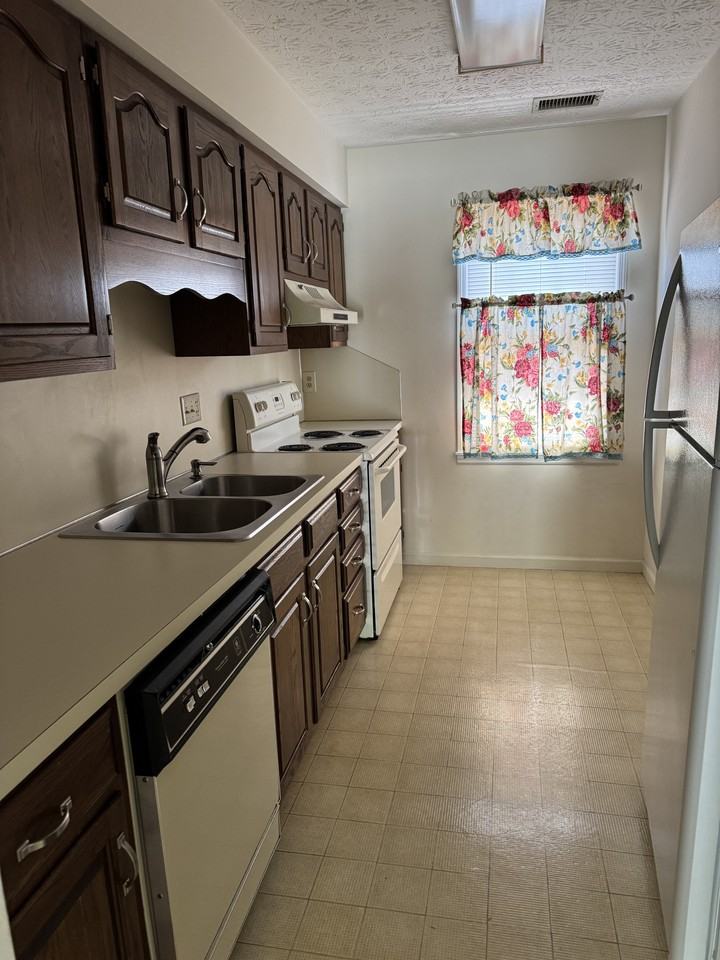 1276 Konnarock Rd #28 - Photo 6 of 19