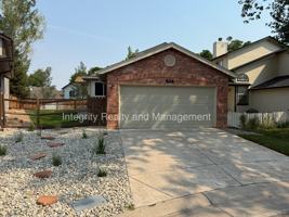 featured image of 475 Chiswick Cir