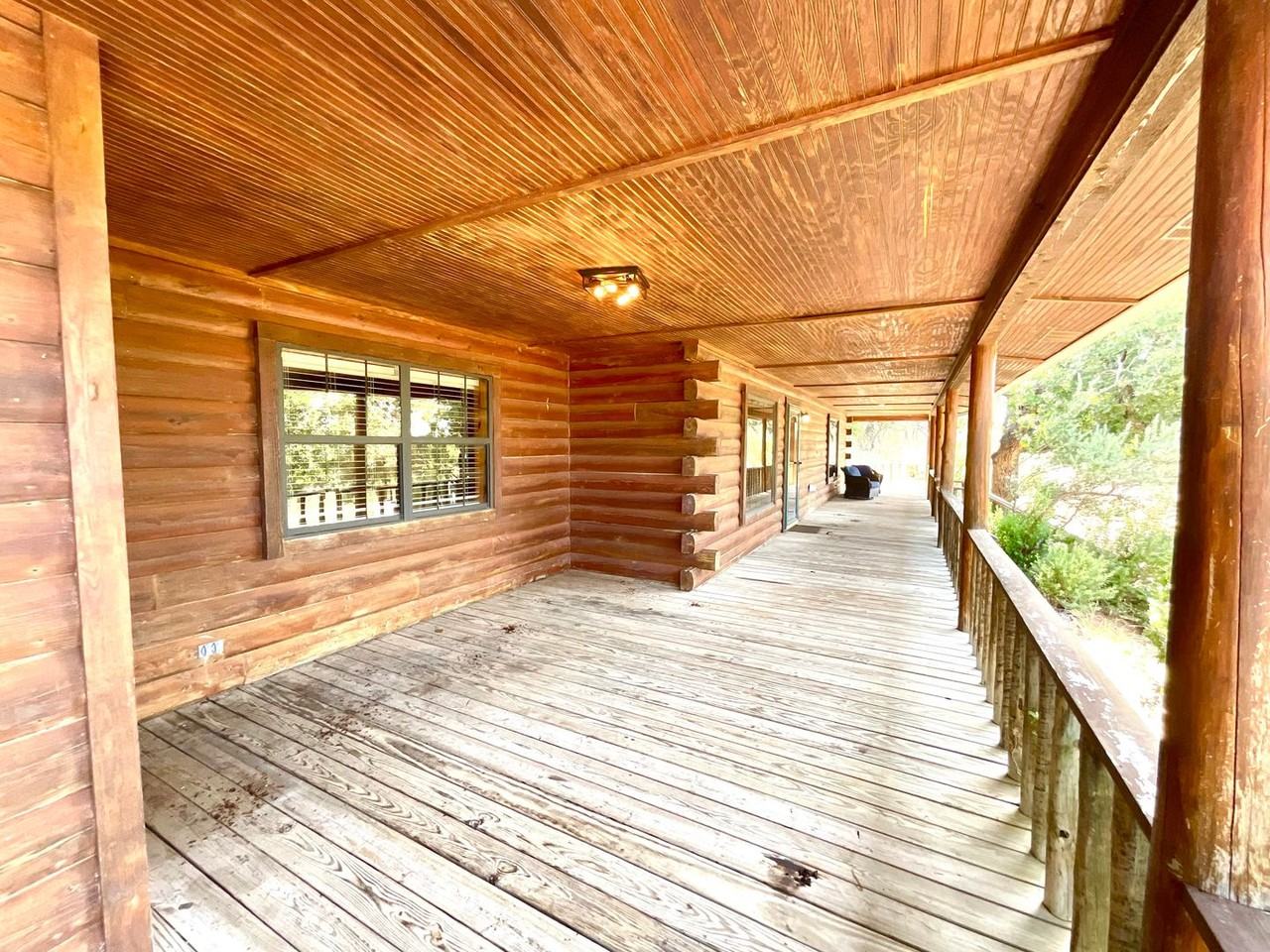 103 Beach Dr - Photo 3 of 31
