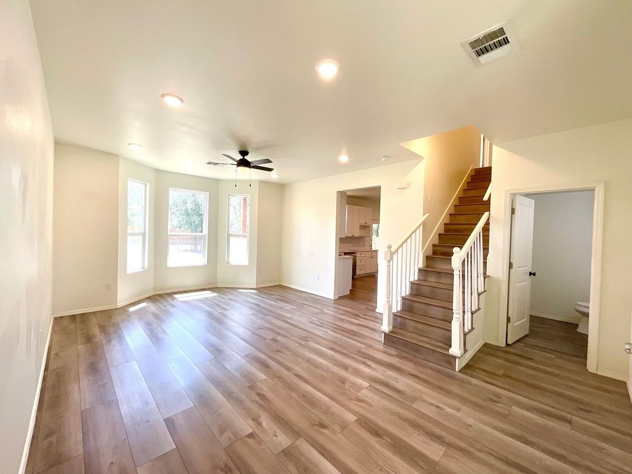 1202 N Mystic Dr - Photo 3 of 29