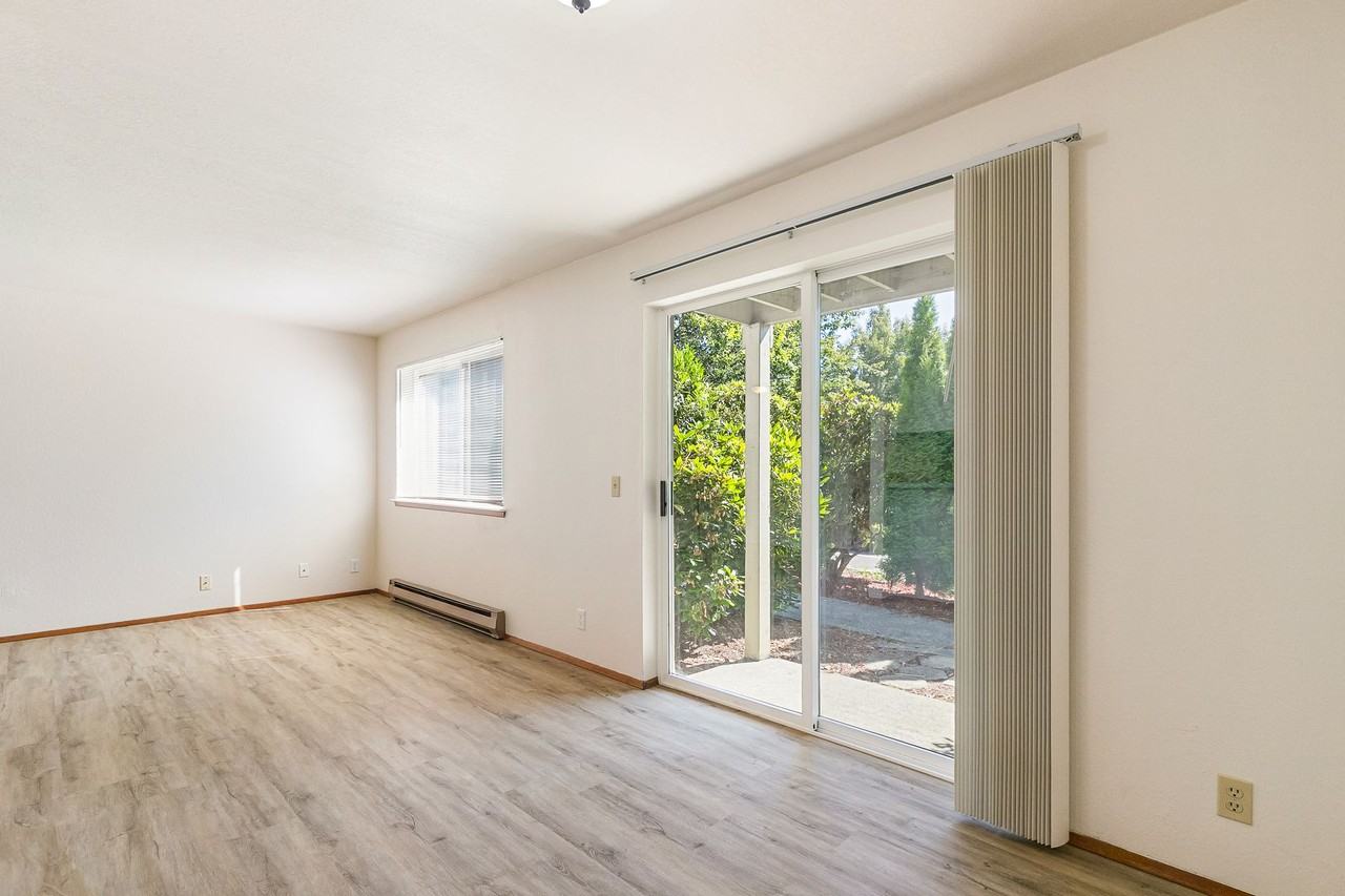 Mt. View Villas: Charming Private Apartment Centrally Located in Ferndale - Photo 3 of 4