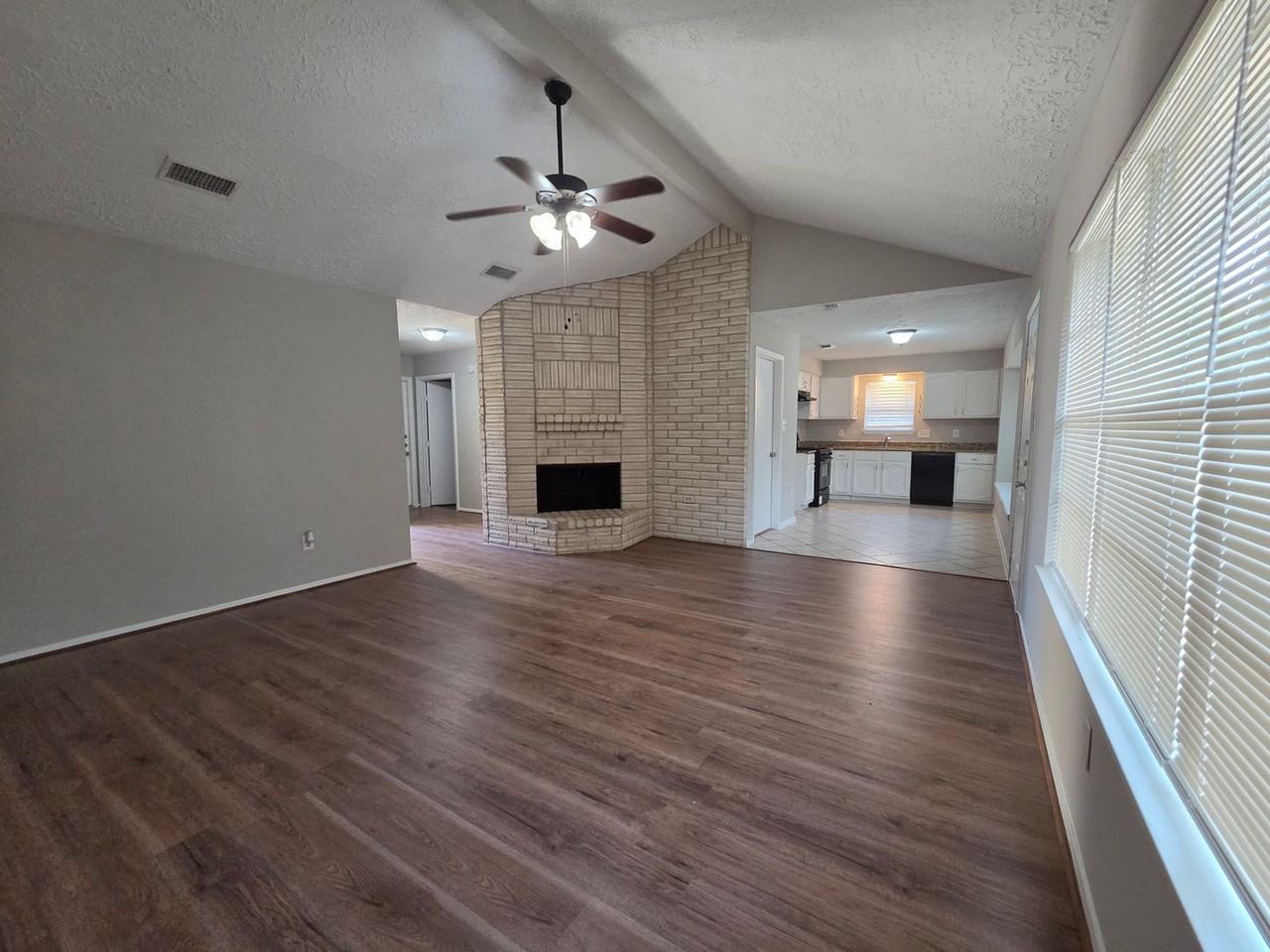 14210 Galvani Dr - Photo 3 of 20