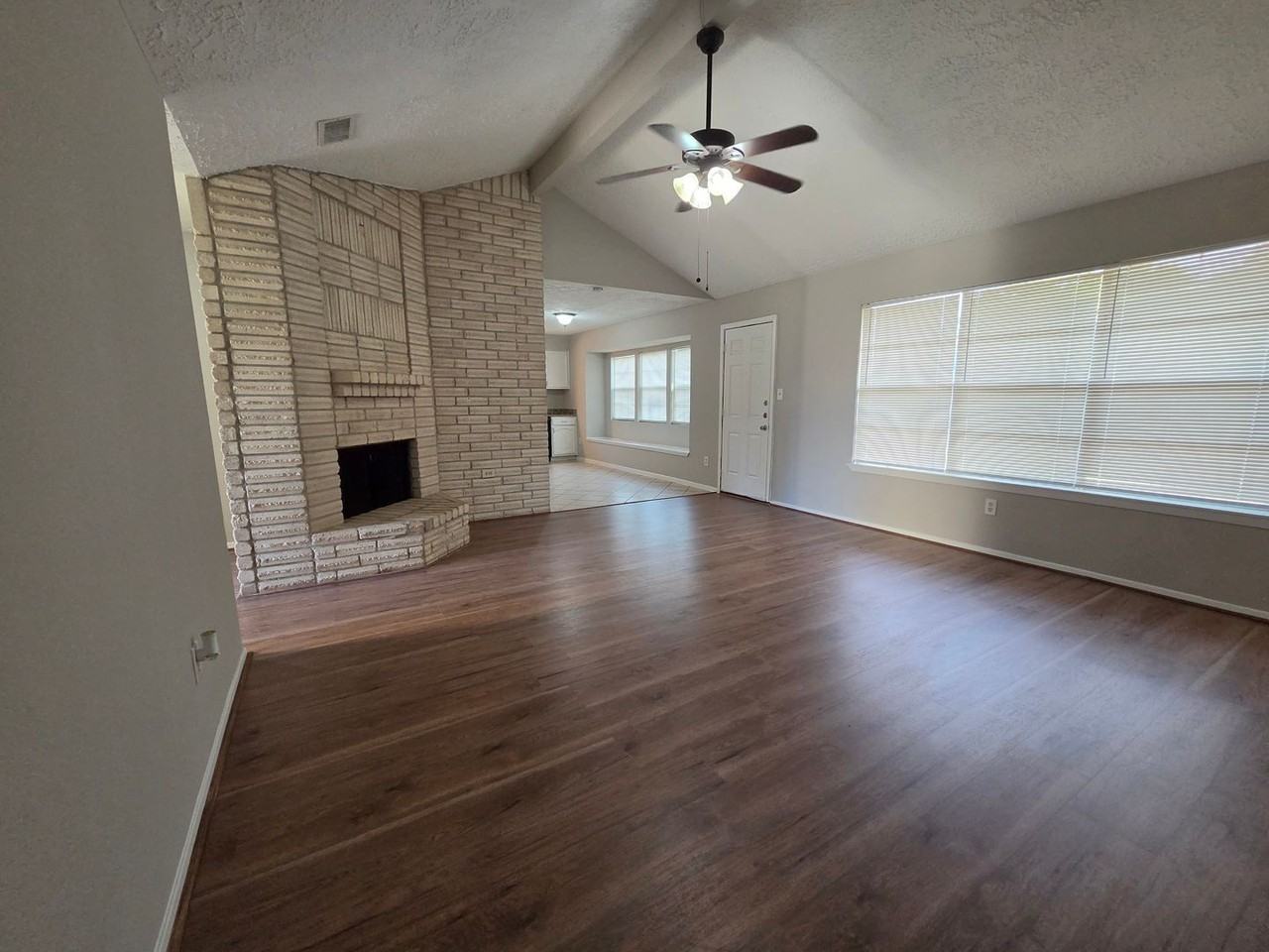 14210 Galvani Dr - Photo 4 of 20