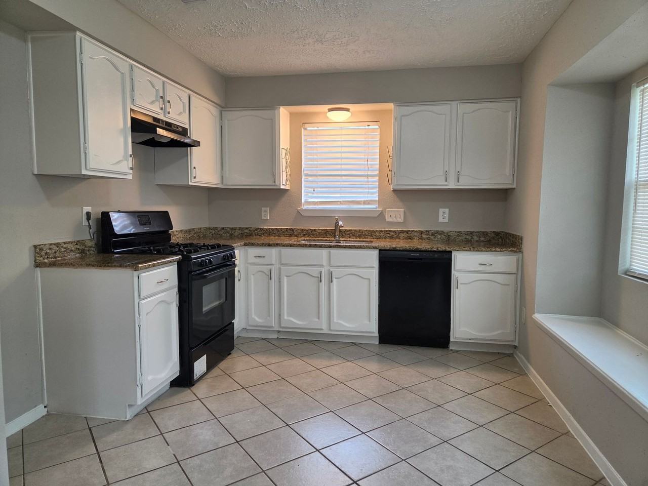 14210 Galvani Dr - Photo 6 of 20