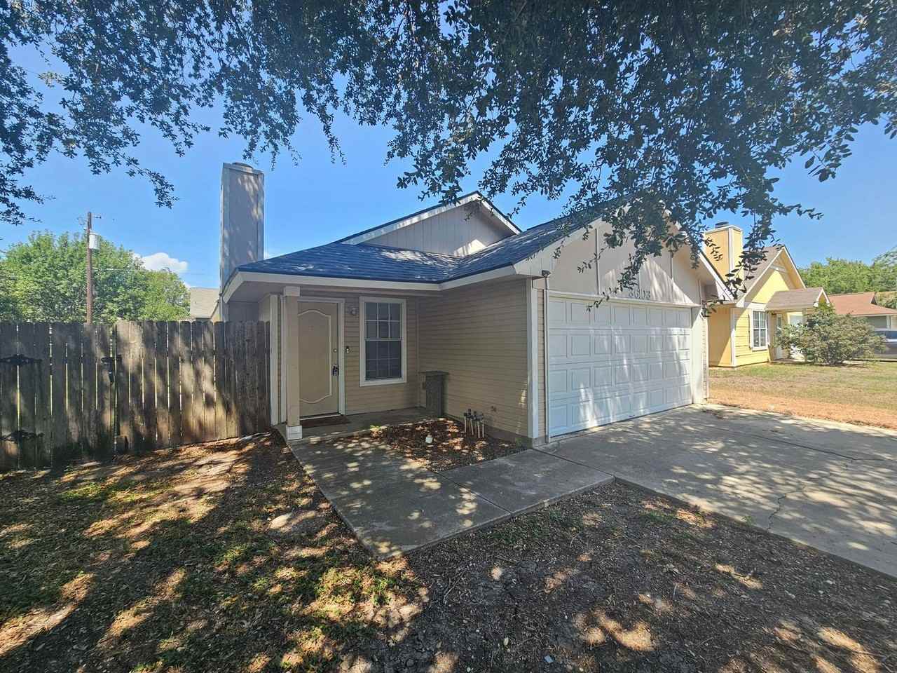 3603 Trotwood Trl - Photo 2 of 9