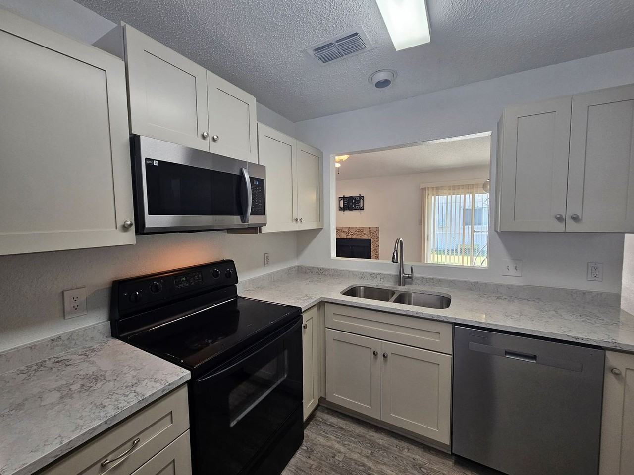 3603 Trotwood Trl - Photo 3 of 9