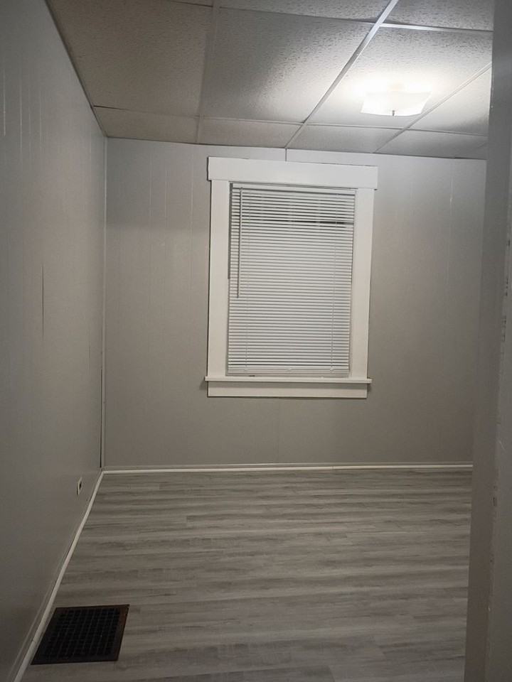2401 S Mulberry St - Photo 4 of 10