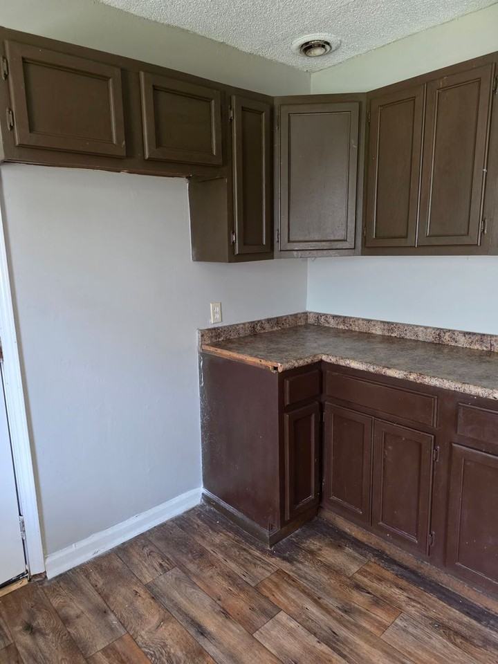 1808 Scottwood St - Photo 4 of 18
