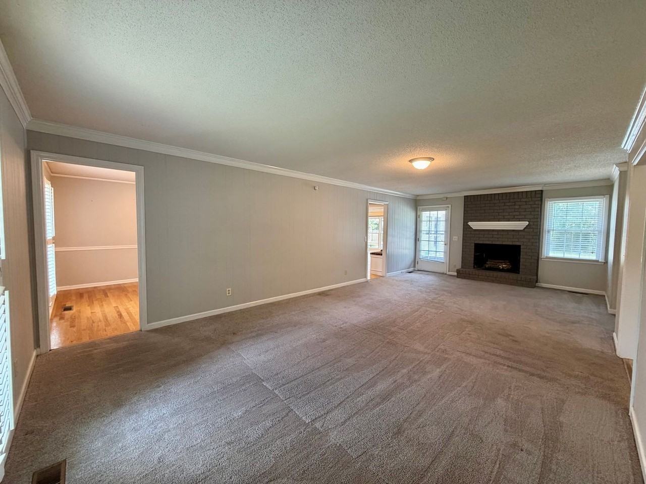 2303 Gingko Dr - Photo 2 of 15