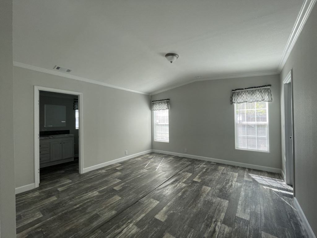 90 Barry Ct - Photo 3 of 26