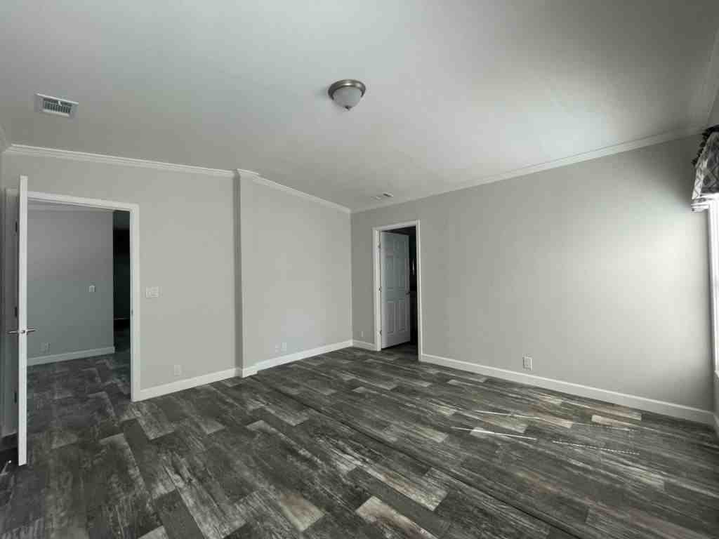 90 Barry Ct - Photo 4 of 26