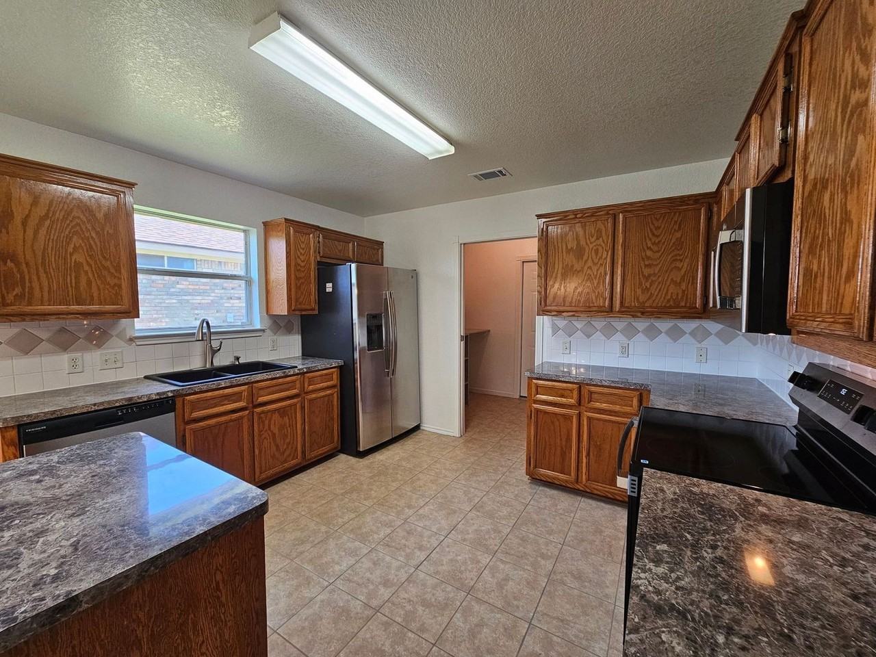 3904 Frigate Dr - Photo 2 of 19