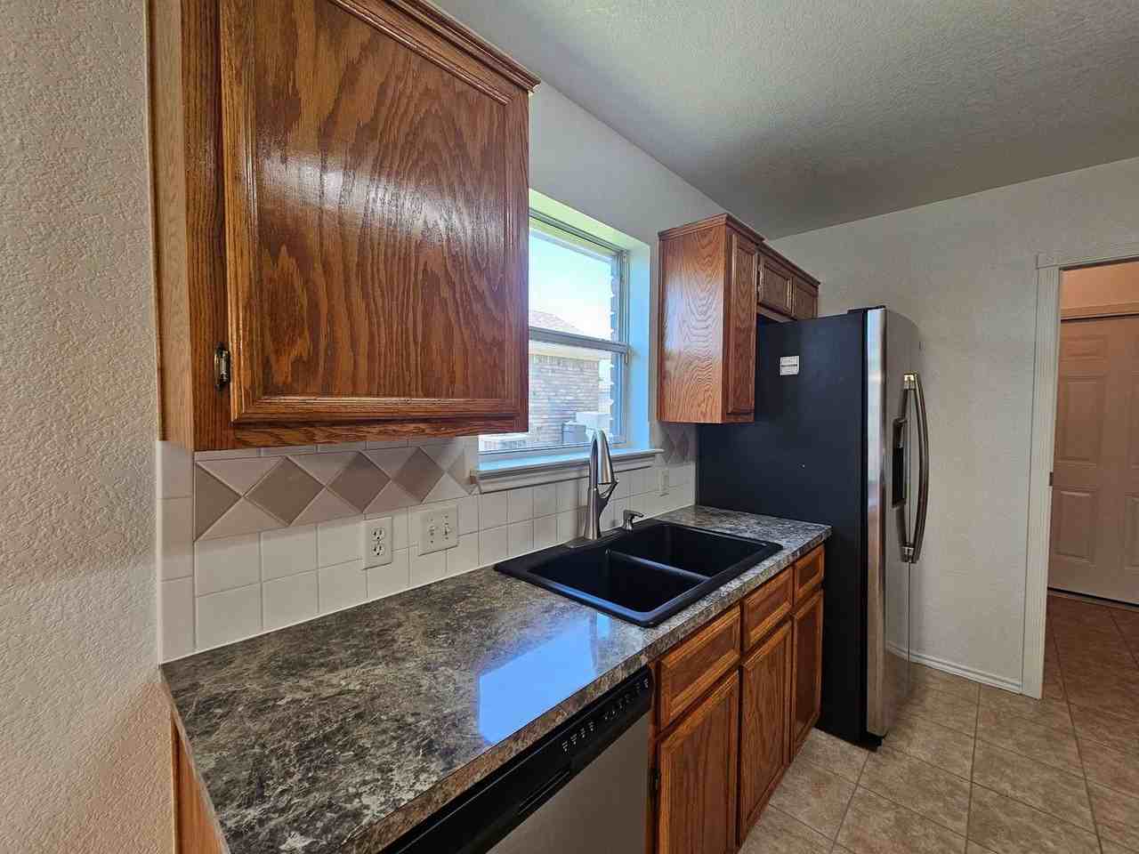 3904 Frigate Dr - Photo 3 of 19
