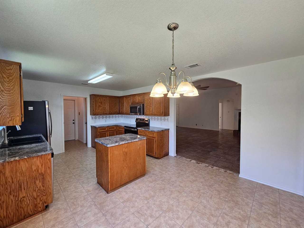 3904 Frigate Dr - Photo 4 of 19