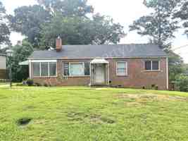 featured image of 1935 Northbrook Ave