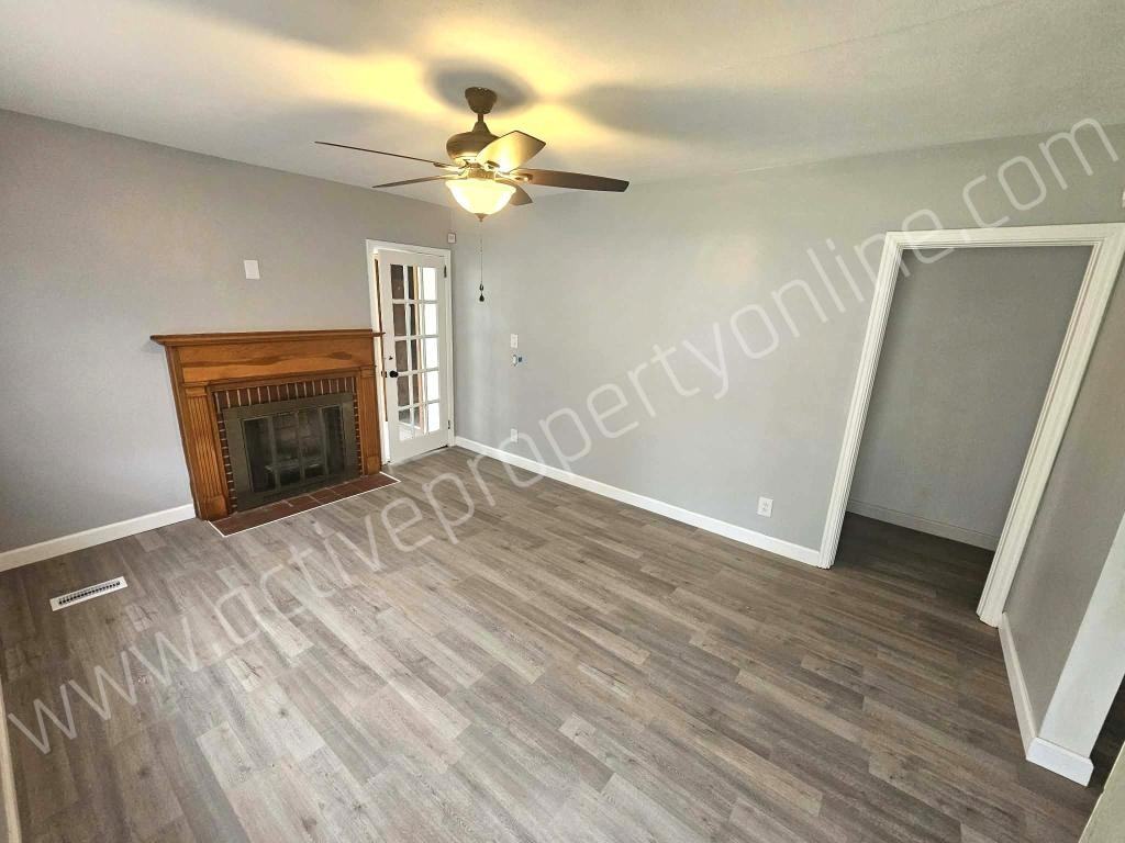 1935 Northbrook Ave - Photo 2 of 15