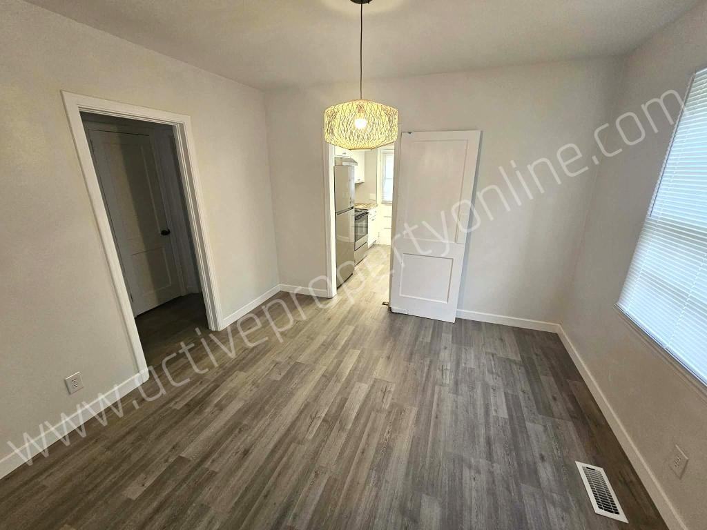 1935 Northbrook Ave - Photo 3 of 15