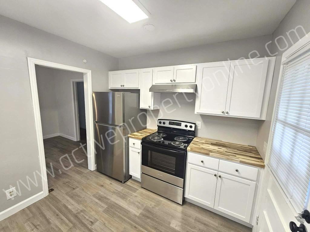 1935 Northbrook Ave - Photo 5 of 15
