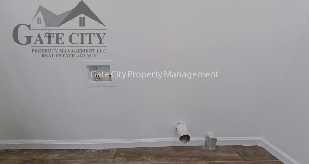213 Marshall St - Photo 3 of 7