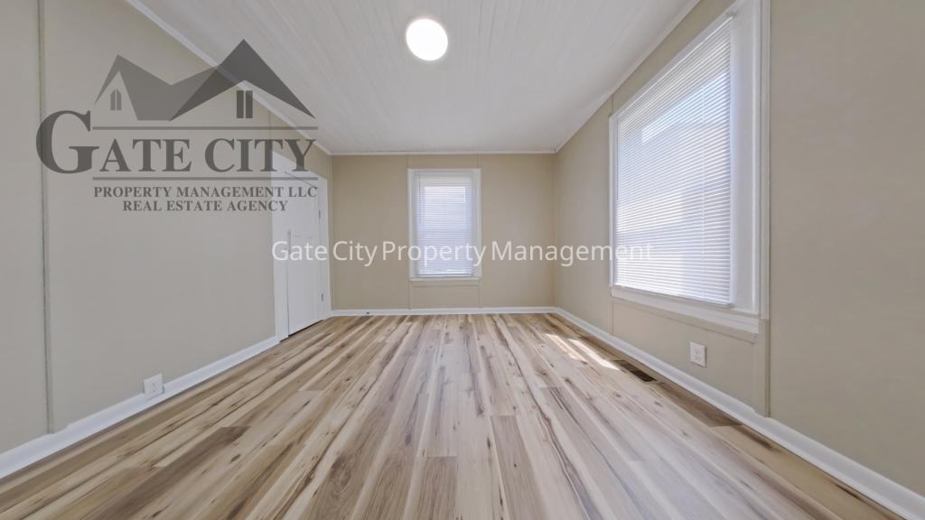 901 Old Thomasville Rd - Photo 6 of 11