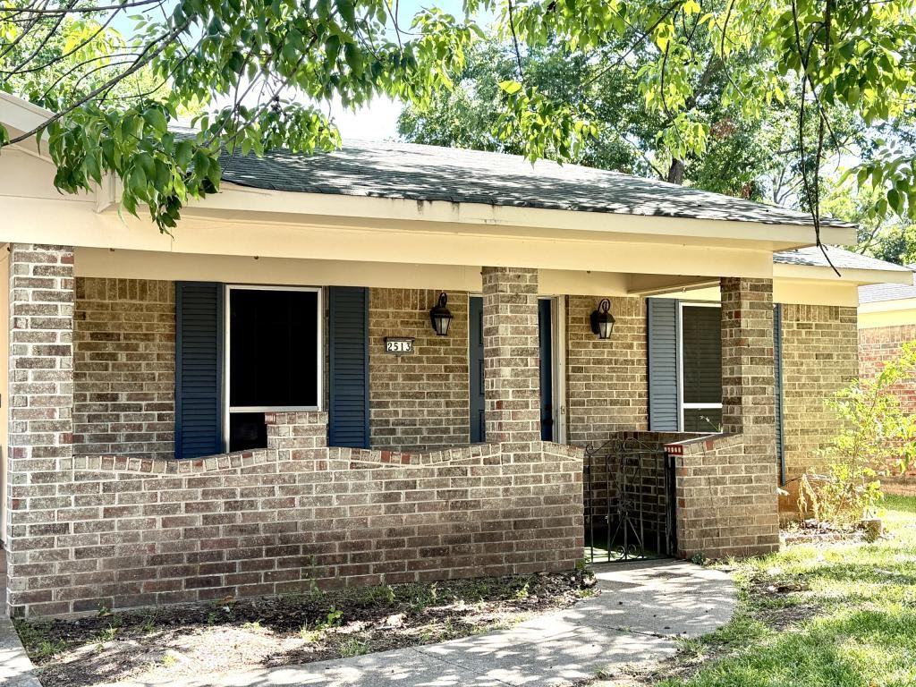 2513 Tilman Dr - Photo 3 of 12