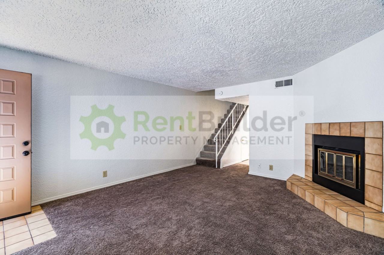 6041 Sequoia Rd Nw #D10 - Photo 4 of 25