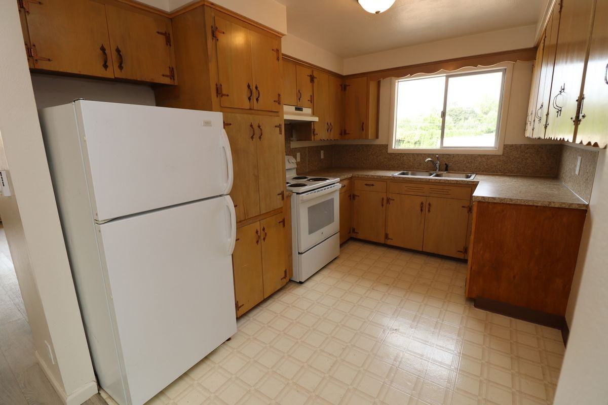 3025 Madison St Ne - Photo 3 of 16