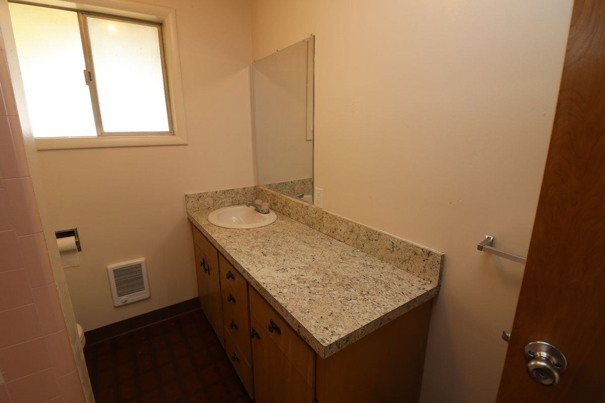 3025 Madison St Ne - Photo 6 of 16