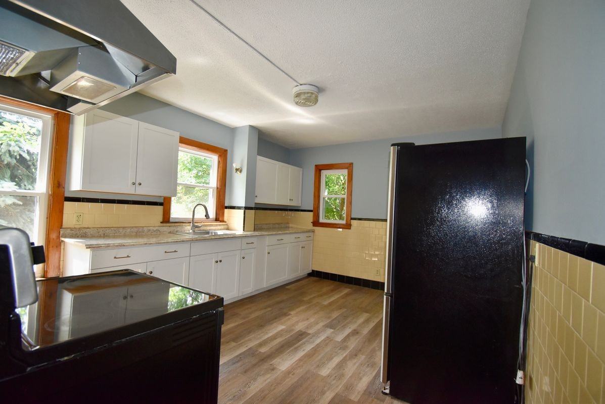 16 Cherry St - Photo 2 of 23