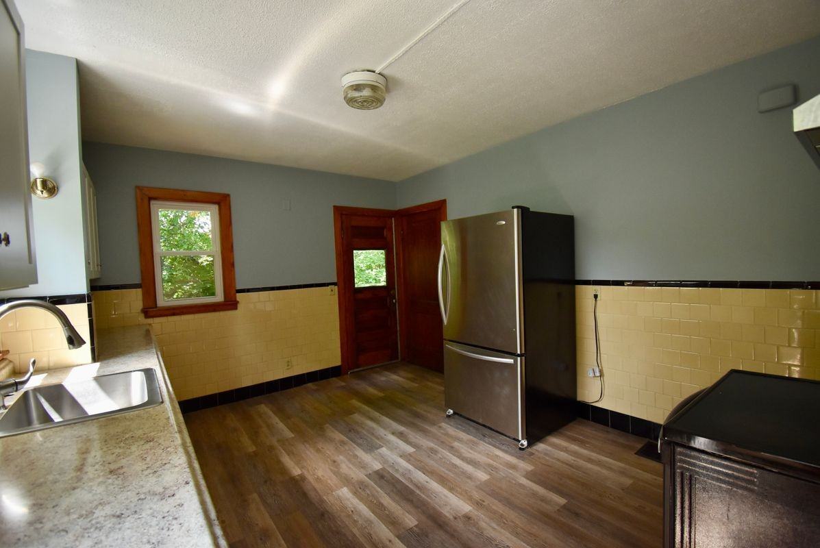 16 Cherry St - Photo 4 of 23