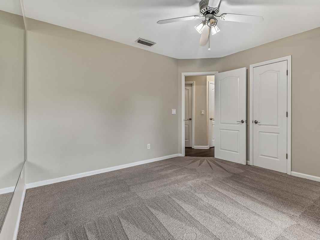 6326 Glasgow Dr - Photo 4 of 44