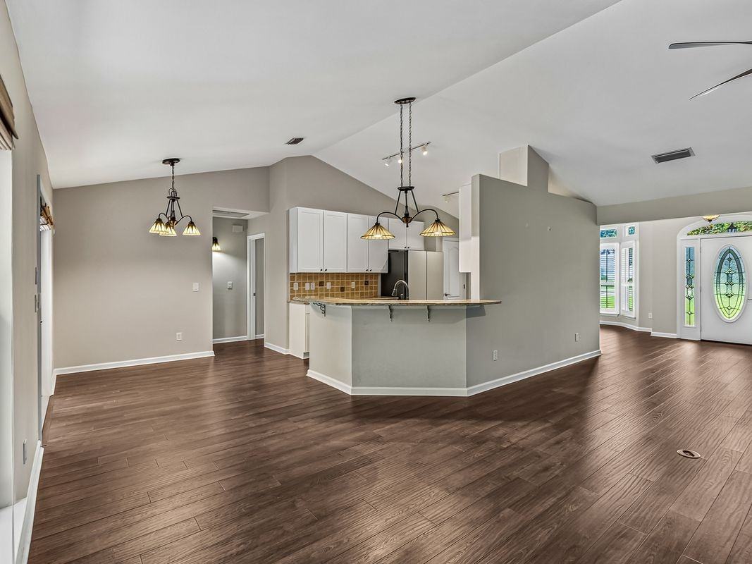 6326 Glasgow Dr - Photo 5 of 44
