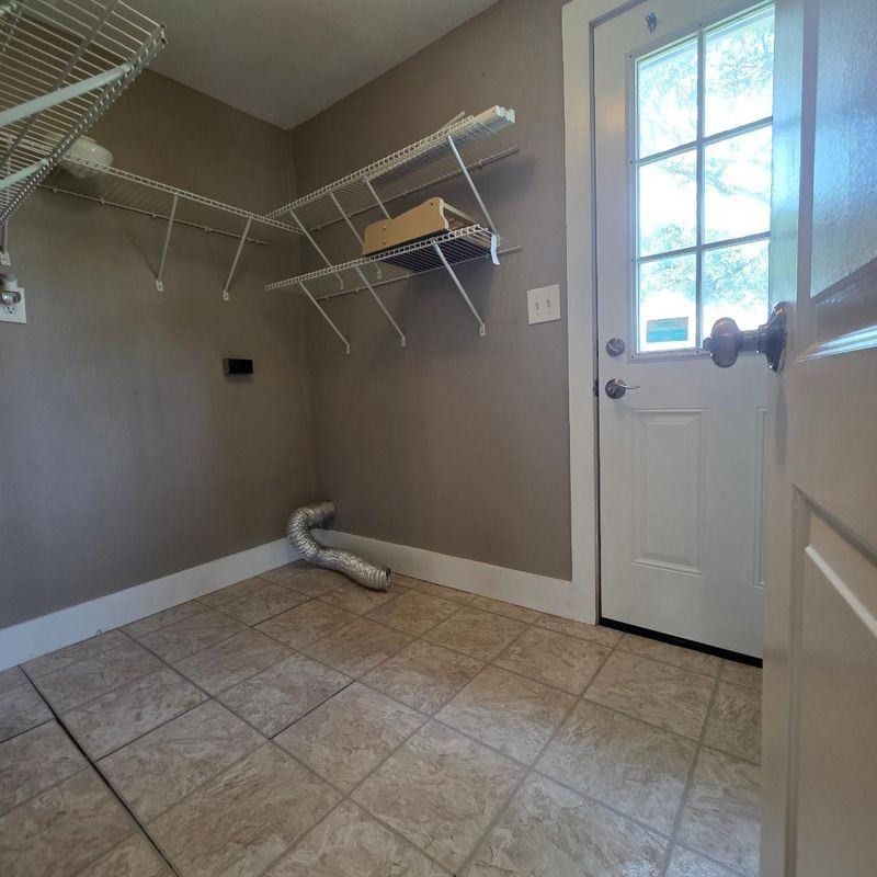 101 Vertrees Ct - Photo 3 of 8